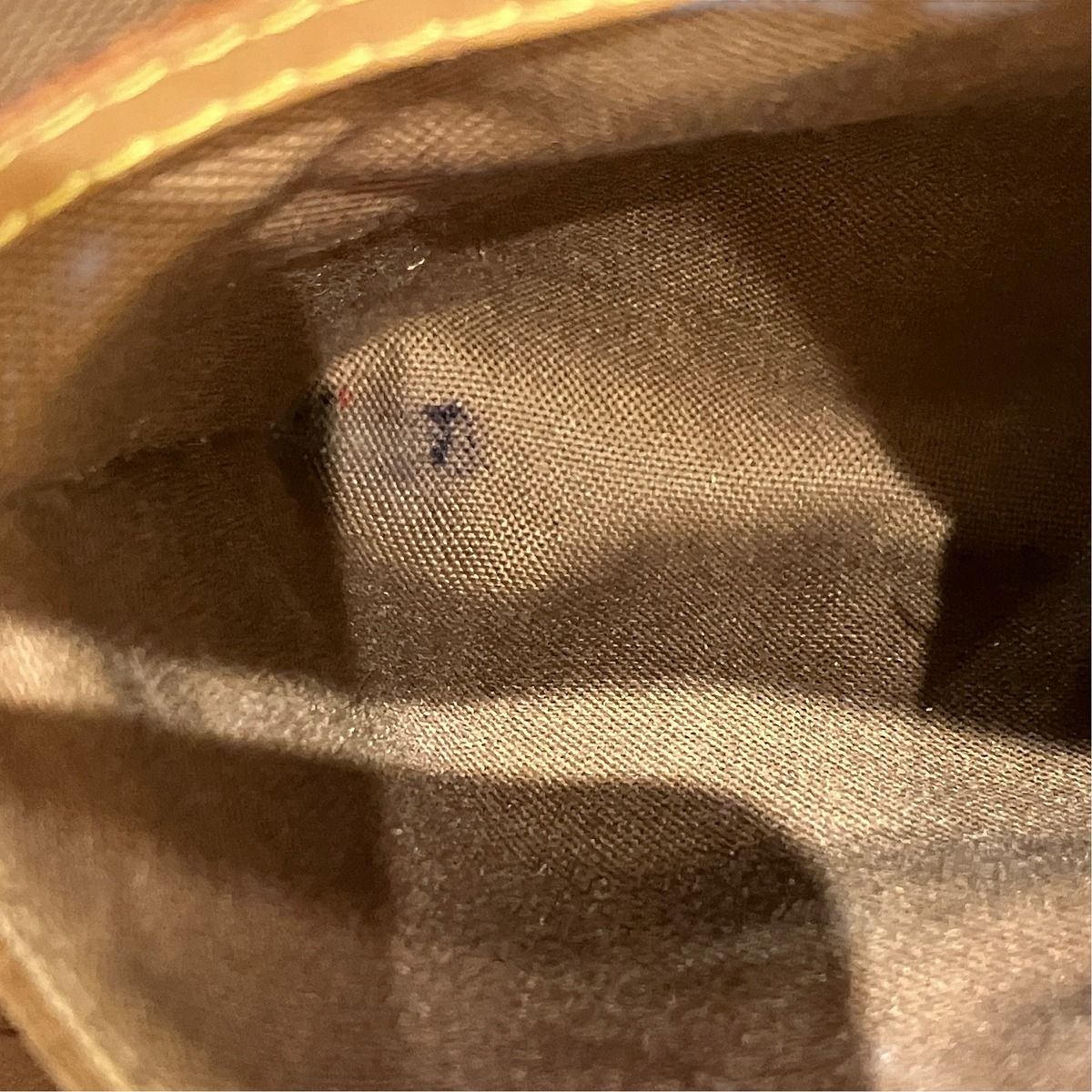 Louis Vuitton Ellipse Monogram Handbag