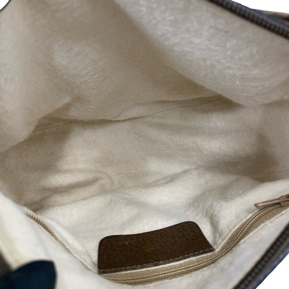 Gucci GG Supreme Leather Shoulder Bag