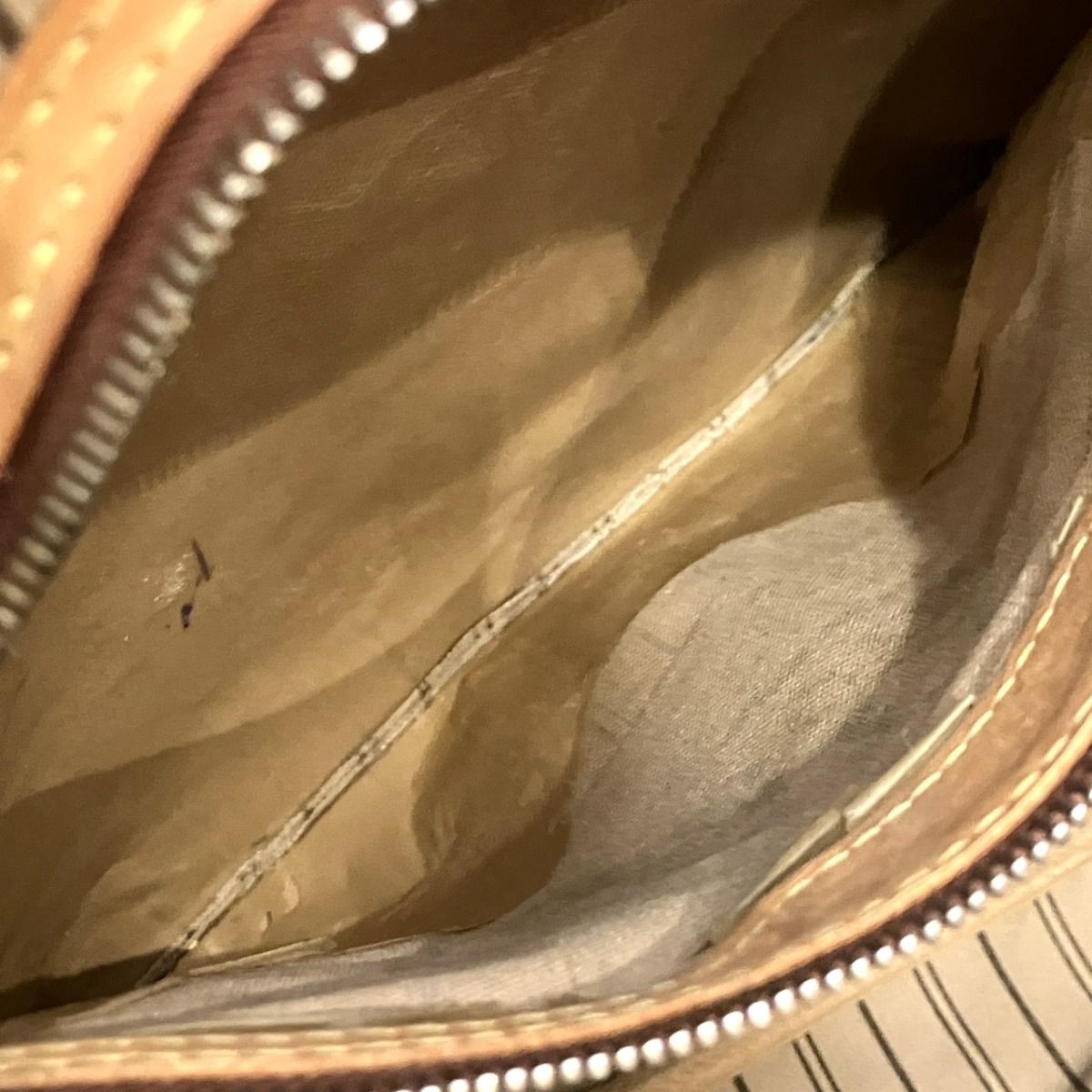 Louis Vuitton Neverfull MM Monogram Tote Bag