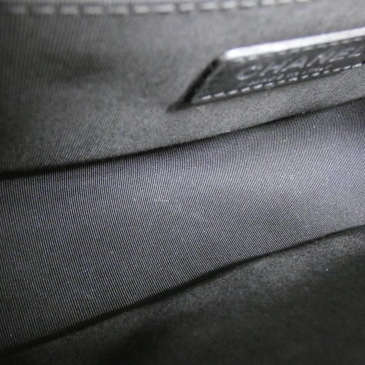 Chanel Boy Chanel Caviar Skin Shoulder Bag