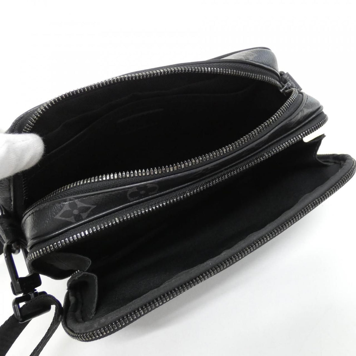 Louis Vuitton Alpha Messenger Monogram Eclipse Shoulder Bag