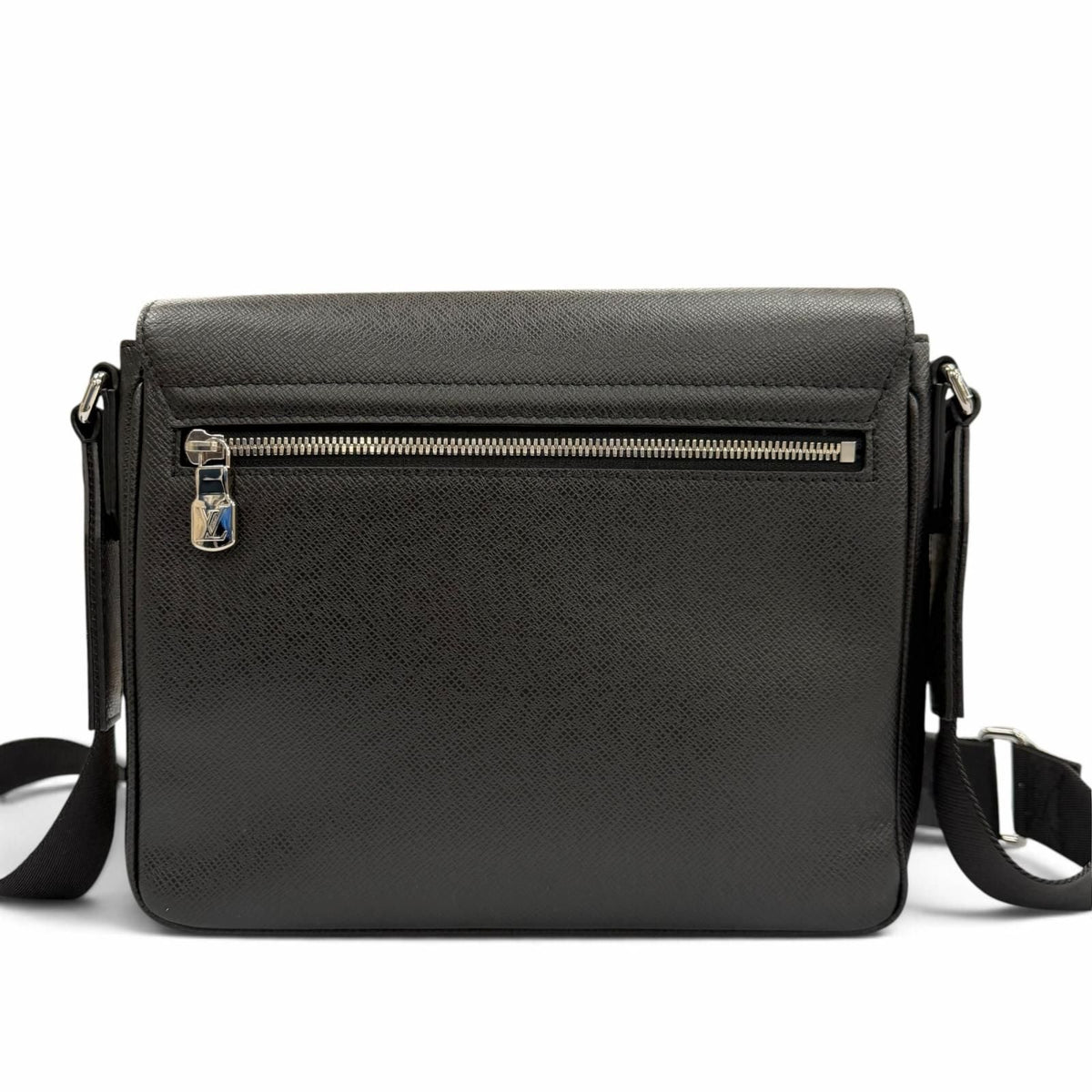 Louis Vuitton District PM NV3 Taiga Shoulder Bag