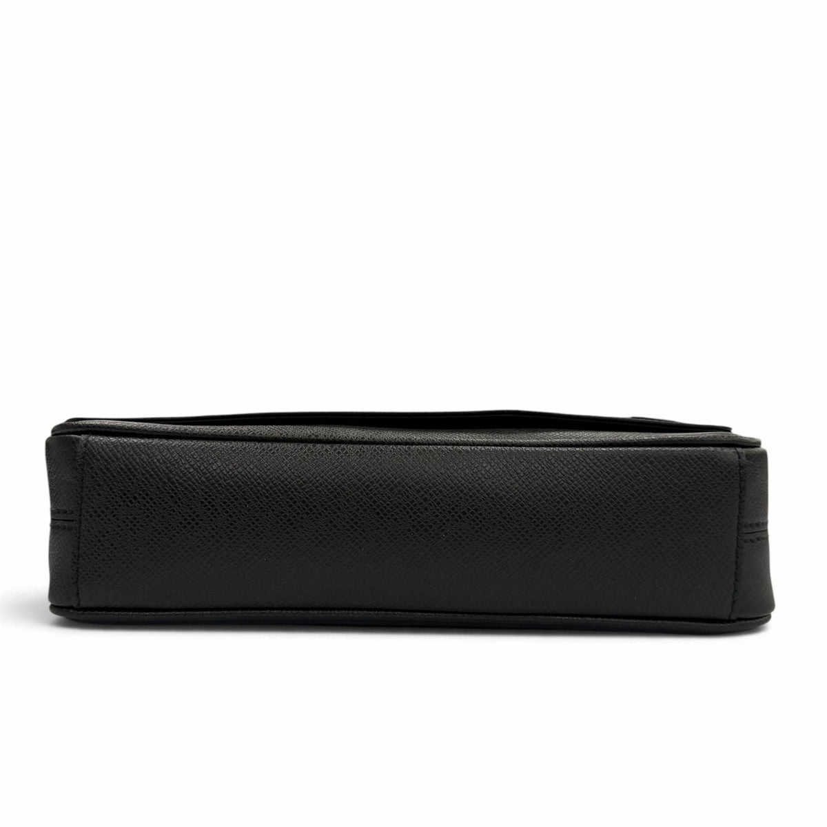 Louis Vuitton District PM NV3 Taiga Shoulder Bag