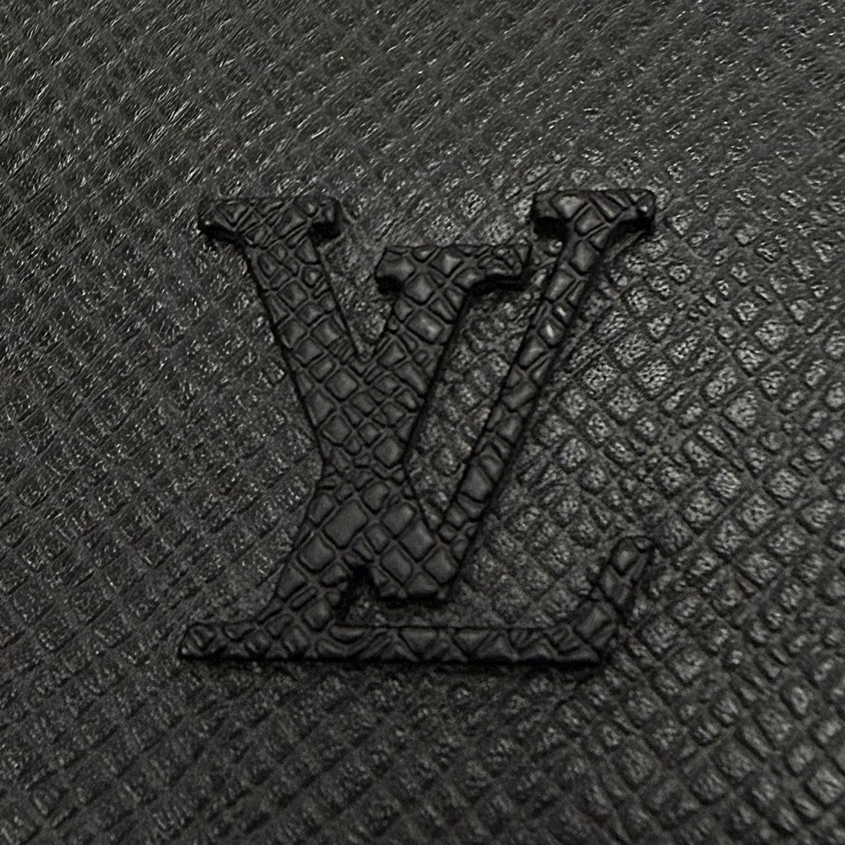 Louis Vuitton District PM NV3 Taiga Shoulder Bag