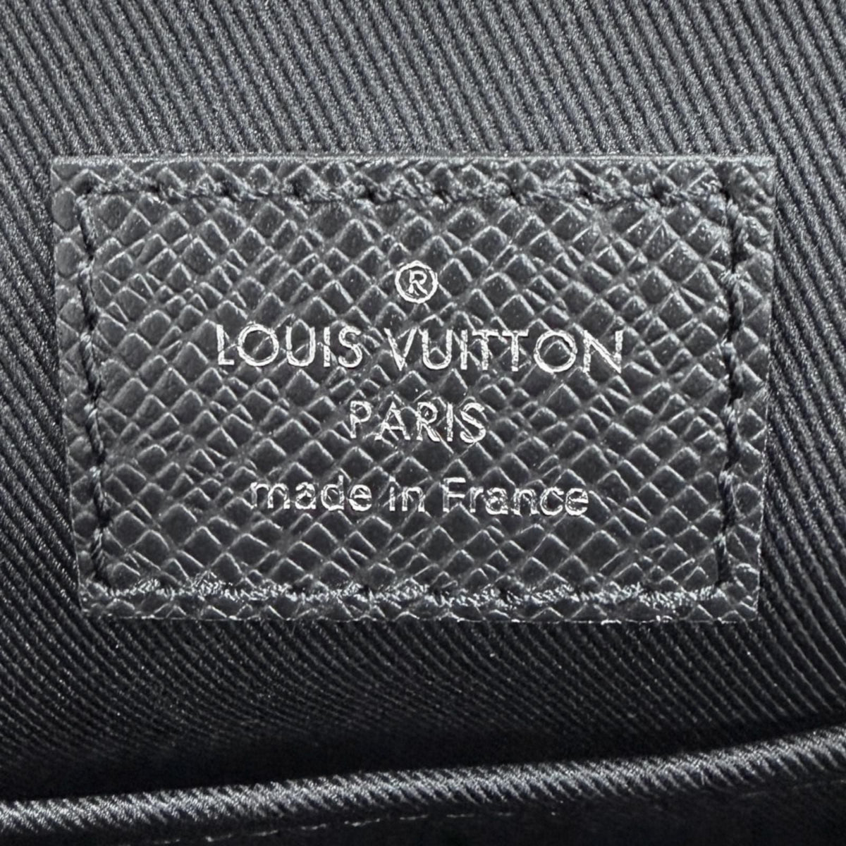 Louis Vuitton District PM NV3 Taiga Shoulder Bag
