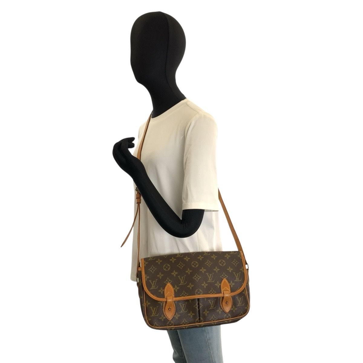 Louis Vuitton Gibeciere MM Monogram Shoulder Bag