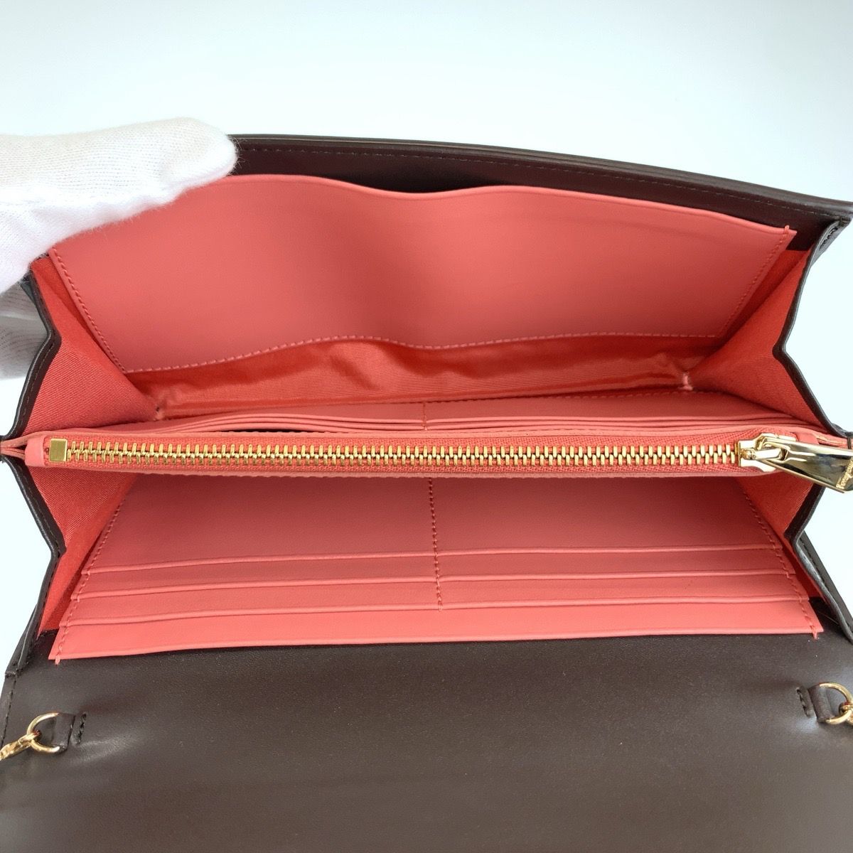 Salvatore Ferragamo Vara Ribbon Leather Chain Wallet