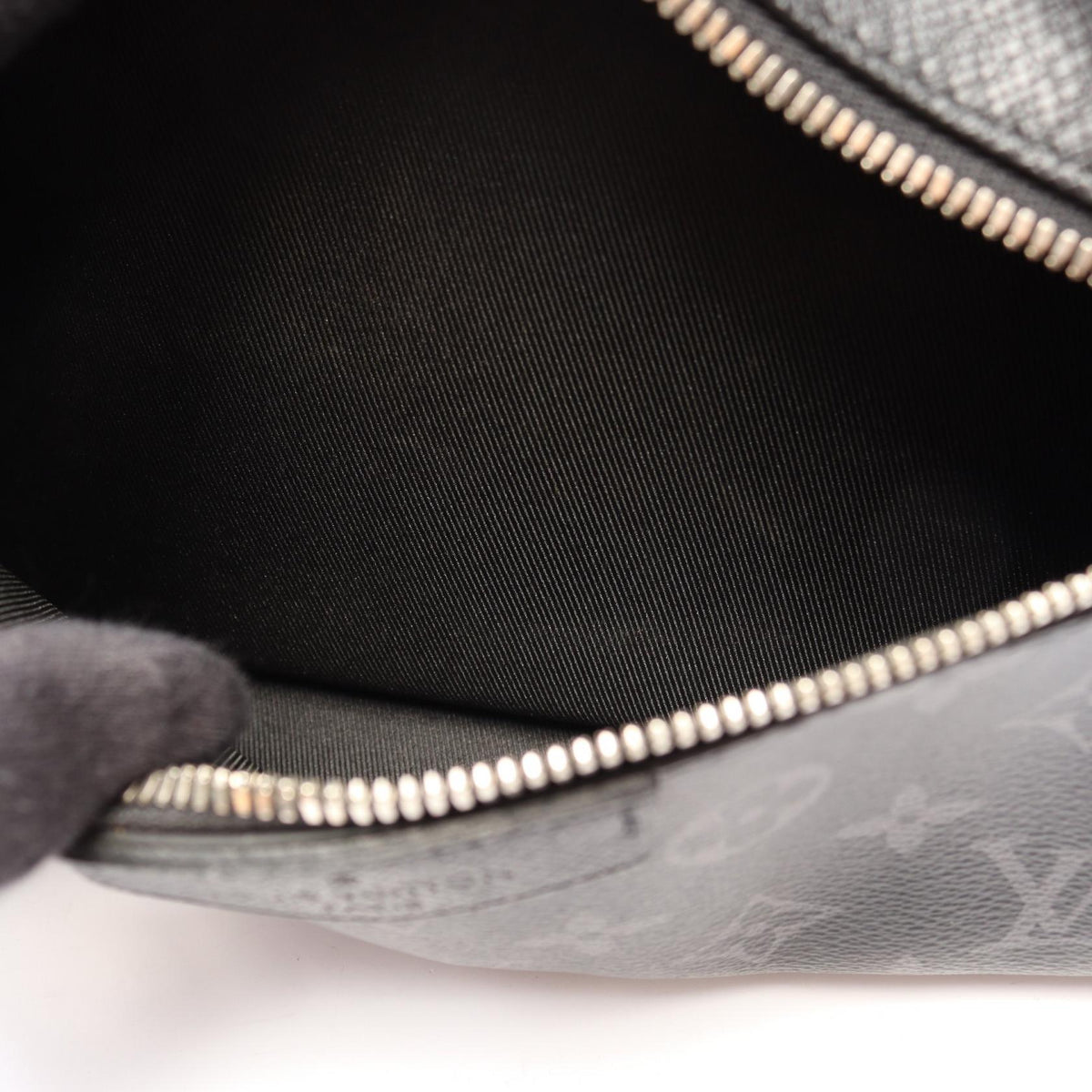 Preloved LOUIS VUITTON Outdoor Messenger PM Taigarama Black Black Shoulder Bag M30233 2101220298593