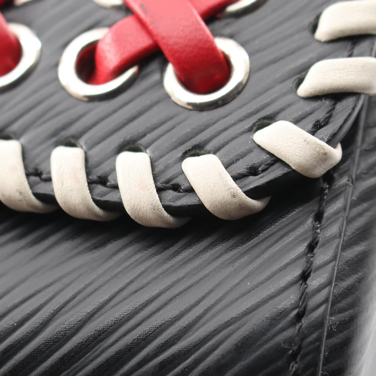 Preloved LOUIS VUITTON Twist MM Epi Black Red Black/Red/White Shoulder Bag M42778 2101219809472