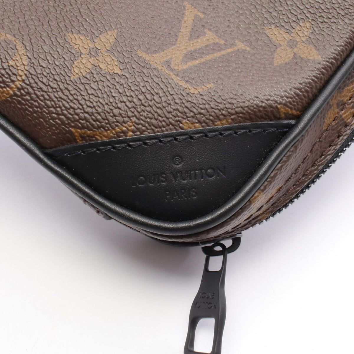 Preloved LOUIS VUITTON Utility side bag Brown/Black Waist bag M44477 2101219372501