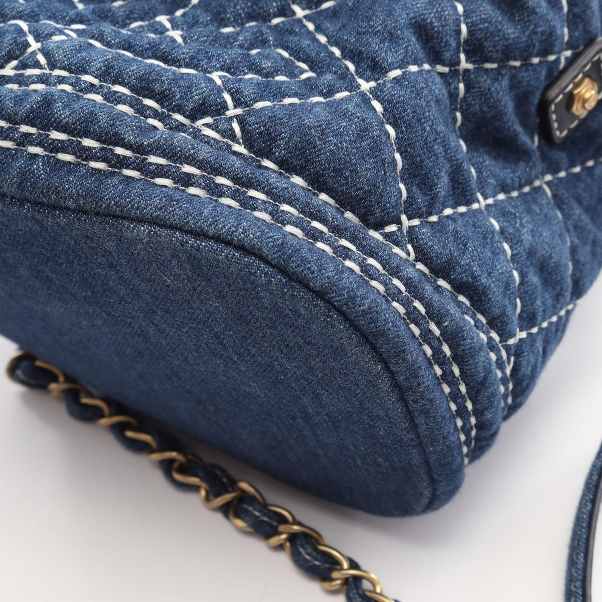 Preloved CHANEL Navy COCO Mark Vanity Bag 2WAY denim AS1336 2101220185138