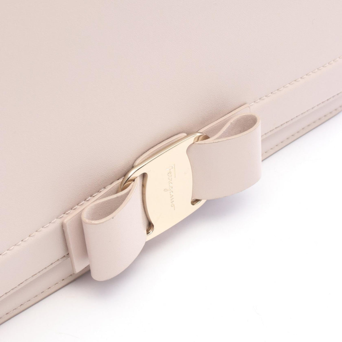 Preloved Salvatore Ferragamo Vara ribbon Shoulder Bag Beige leather 2101220287115