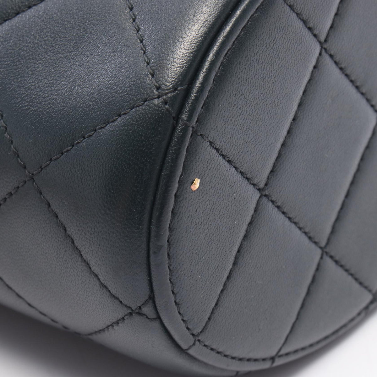Preloved CHANEL Black Matelasse vanity Lambskin (sheep leather) 2101220285135