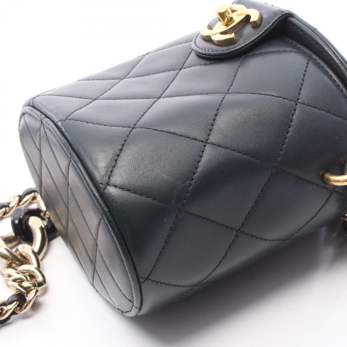 Preloved CHANEL Black Matelasse vanity Lambskin (sheep leather) 2101220285135