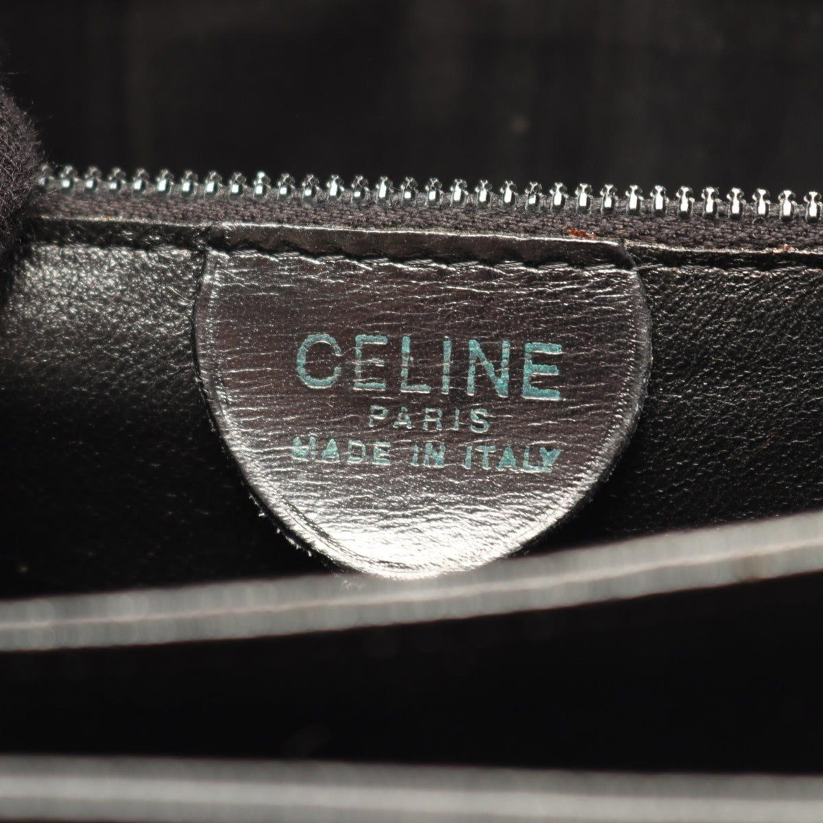 Preloved CELINE Hose carriage Shoulder Bag Black leather 2101220288655