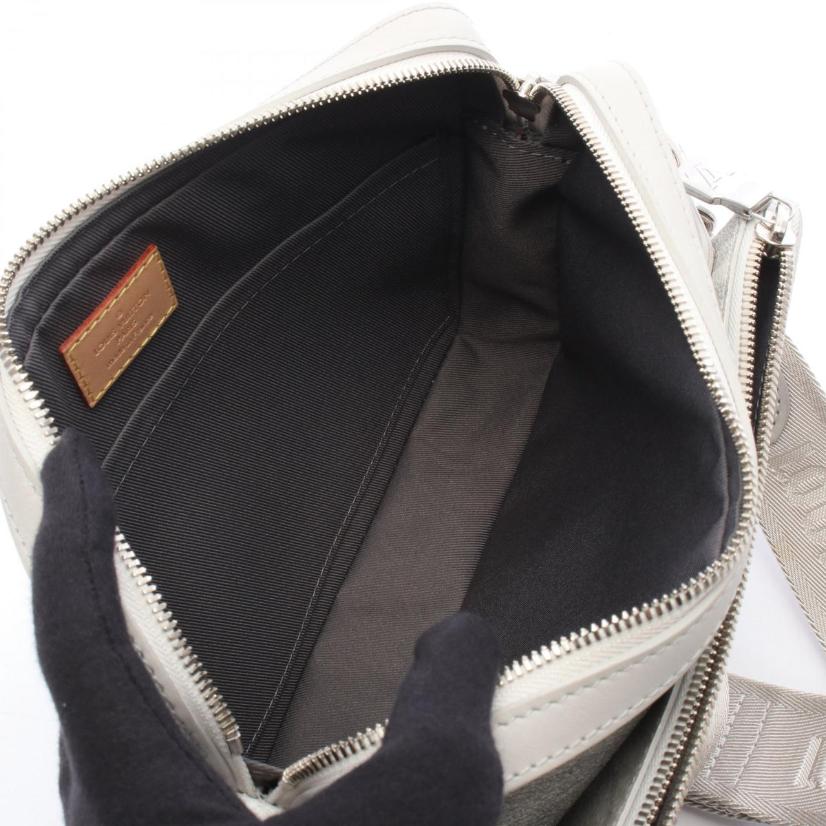 Preloved LOUIS VUITTON Trio Messenger Damier Salt Gres Gray Shoulder Bag N50068 2101220216177