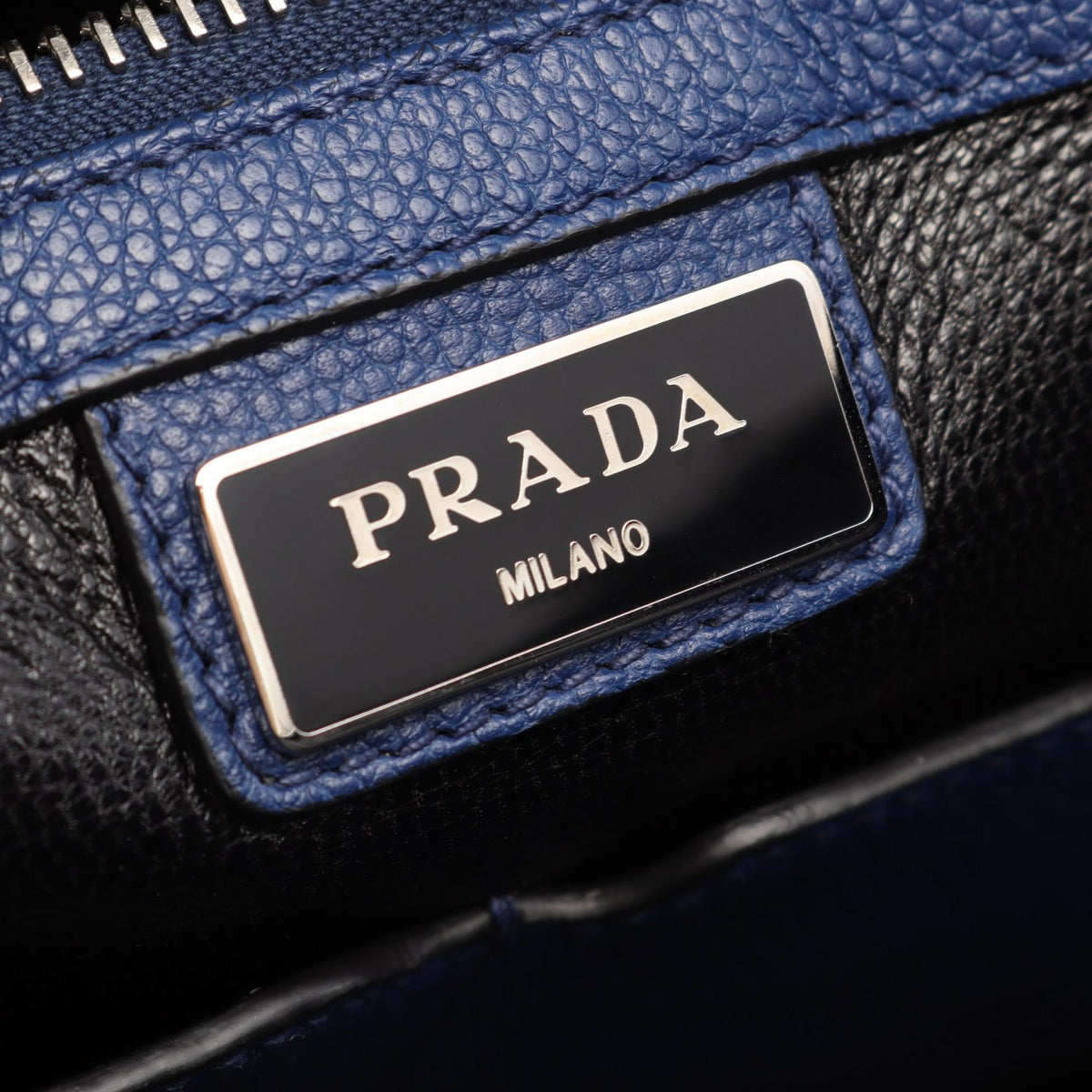 Preloved PRADA VITELLO GRAIN 2WAY Briefcase Blue leather 2121500001767